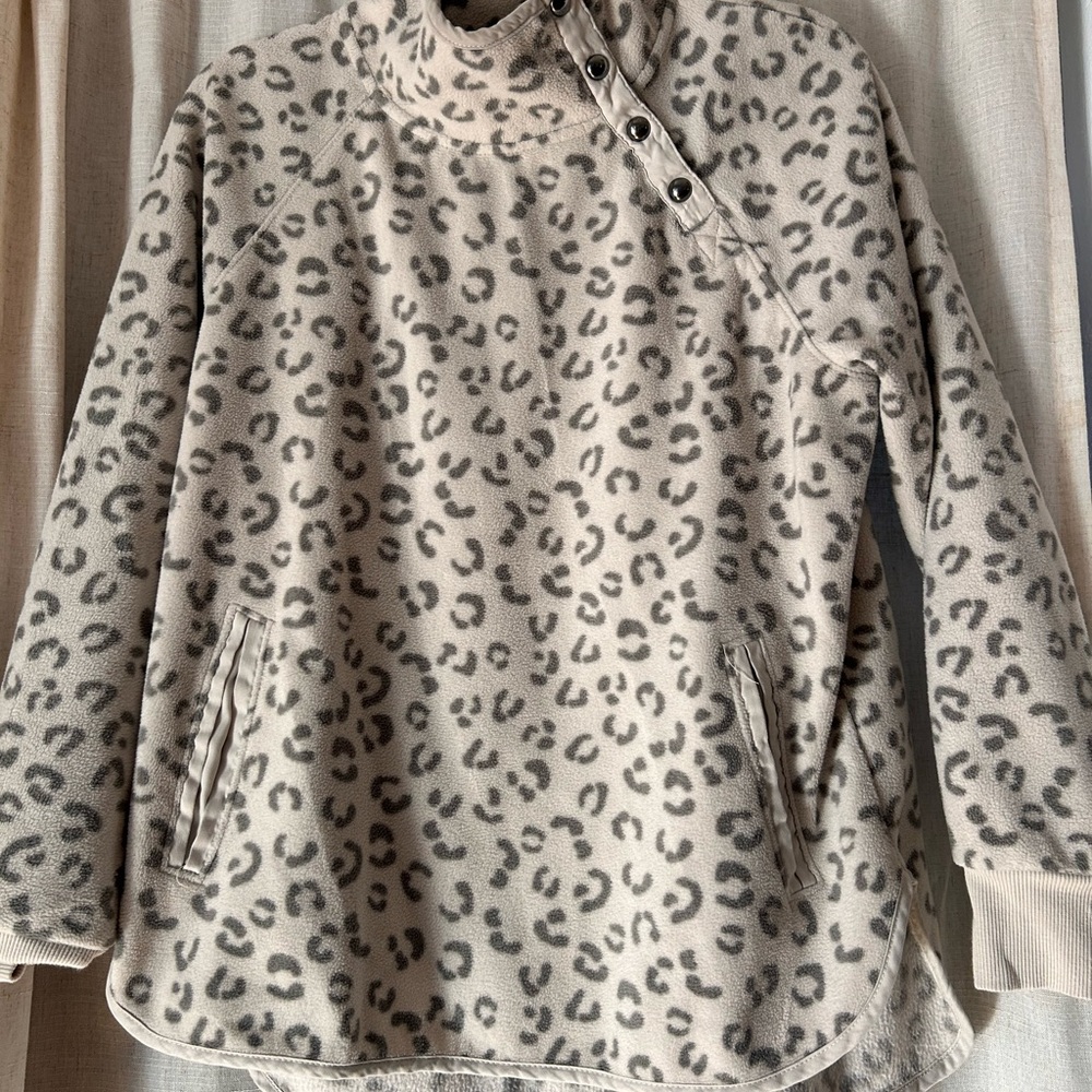 GreenTea Gray Leopard Print Jacket